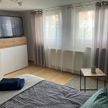 Moeblierte 4-zimmer *