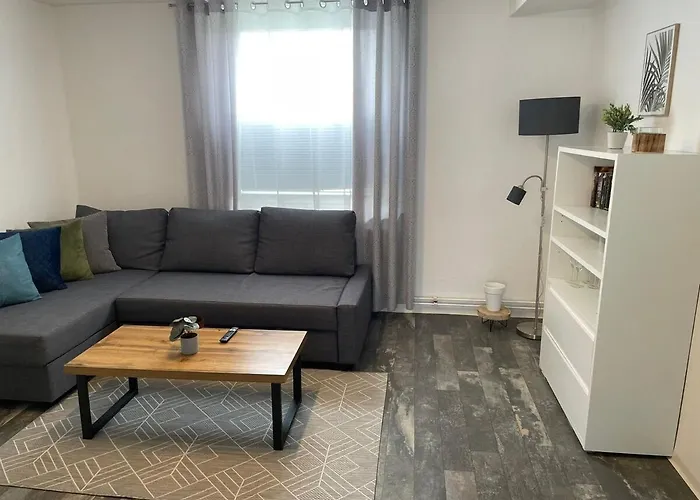 Moeblierte 4-zimmer *